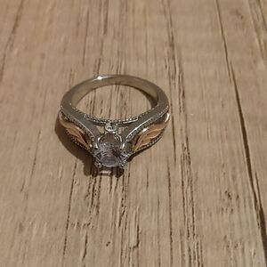 Chic Silver tone and Gold Tone Women's Ring